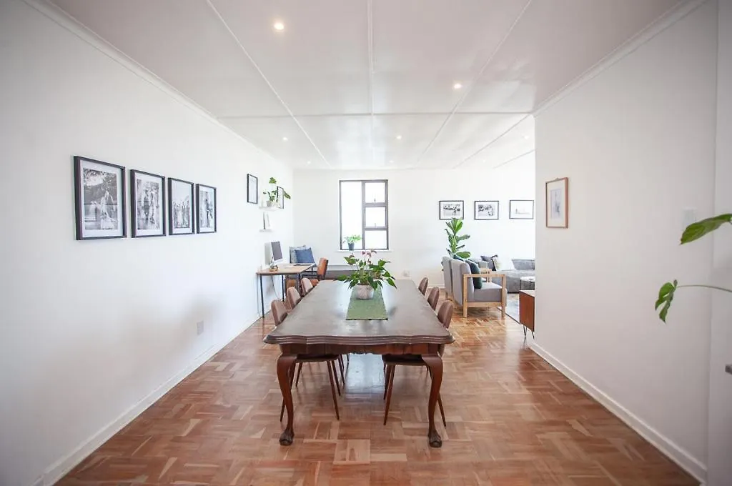 Cremorne On Beach Road Apartment Port Elizabeth