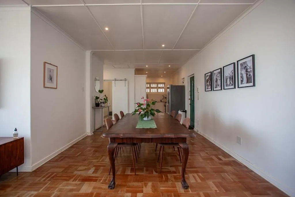 Cremorne On Beach Road Apartment Port Elizabeth