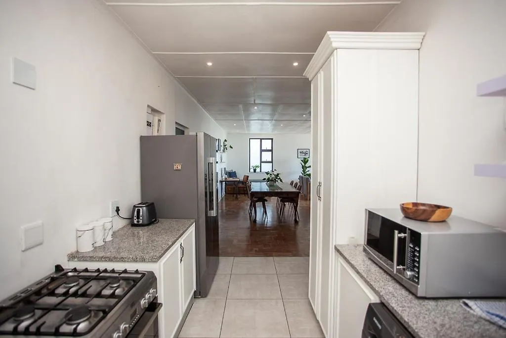 Cremorne On Beach Road Apartment Port Elizabeth