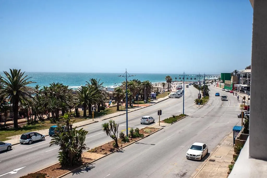 Cremorne On Beach Road Apartment Port Elizabeth